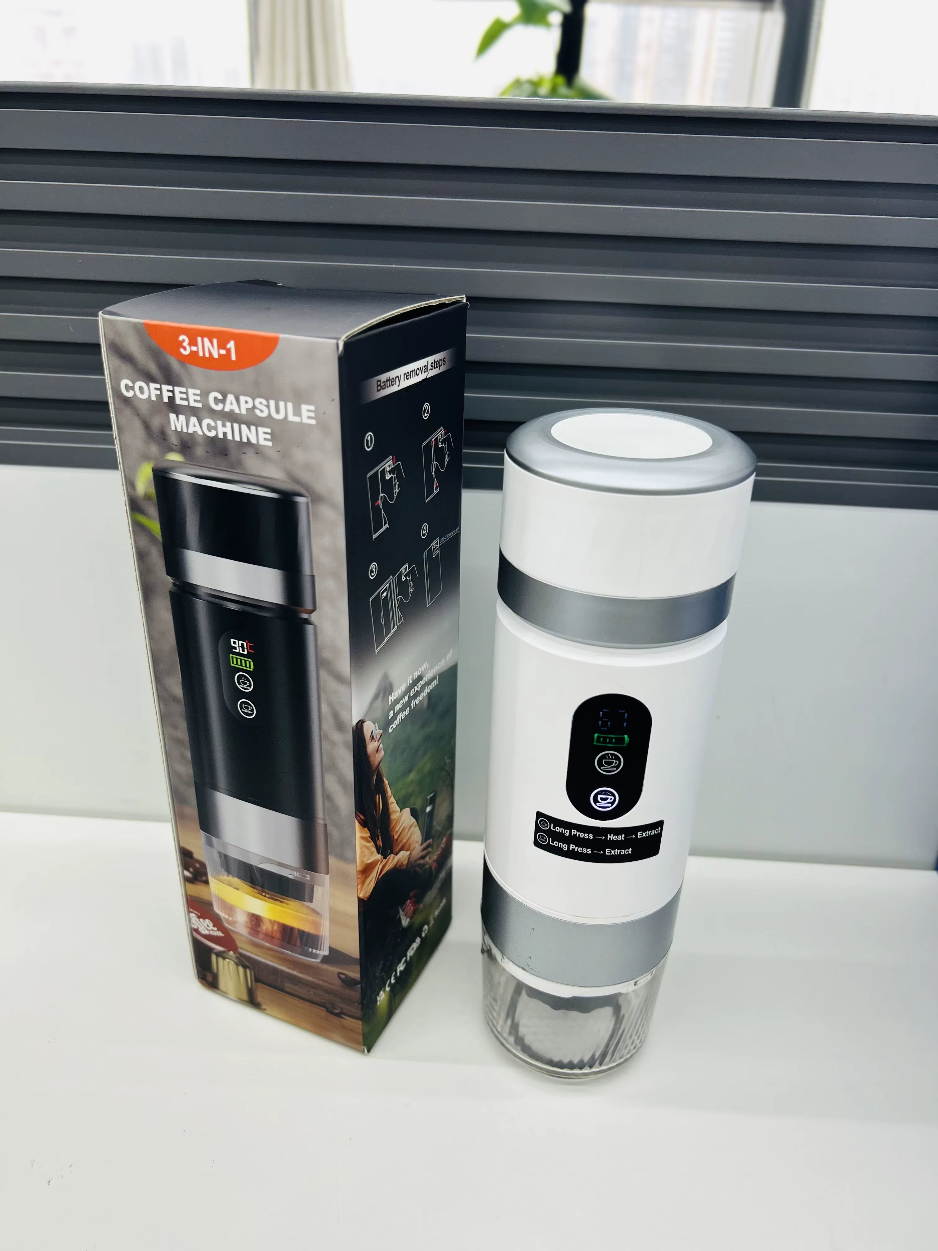 PocketCaffé – Hordozható, vezeték nélküli kávéfőző (fehér)